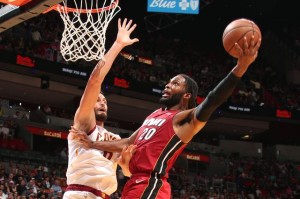  班切罗准绝杀魔术险胜活塞  