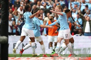  德布劳内手术刀直塞，曼城中场大师主宰比赛  