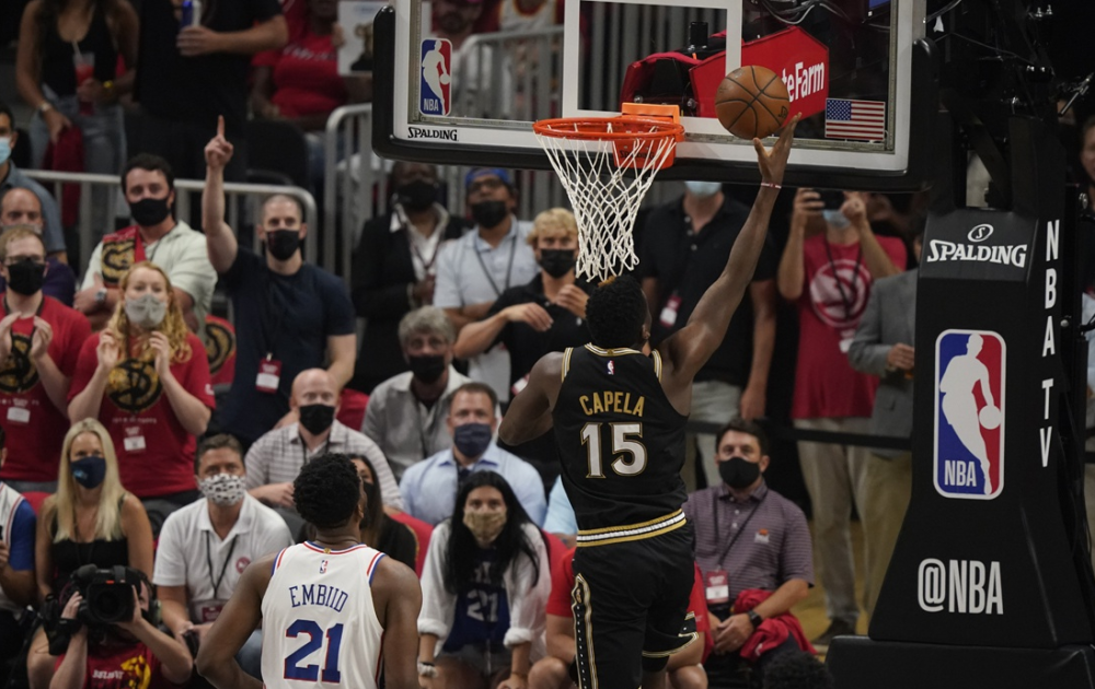  恩比德40+15统治内线，76人横扫步行者  