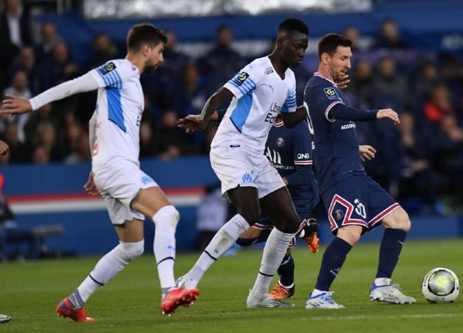  特鲁瓦全场被动仍顽强逼平马赛拿到宝贵一分